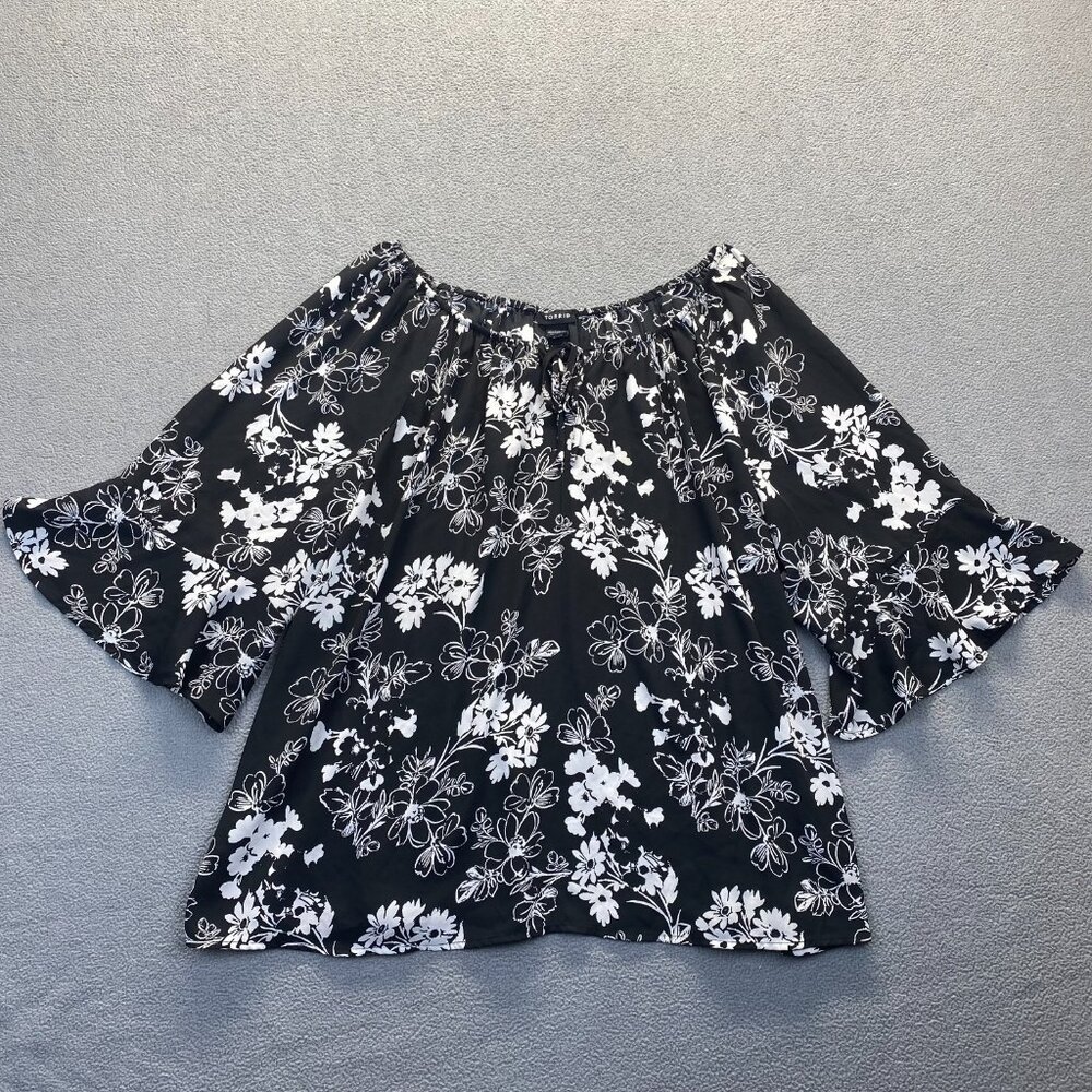 Torrid Size 2 Black and White Floral Print Pullover Blouse Bell Cuff Sleeves